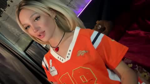 Snapshot of amelinckx chatting on 02/17/25, 08:04 amelinckx online show from 02/17/25, 08:04