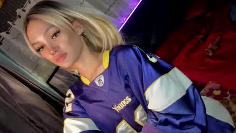 Snapshot of amelinckx chatting on 02/18/25, 08:58 amelinckx online show from 02/18/25, 08:58