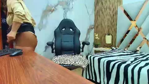 Amell Thomson online show from 06/15/26, 10:39