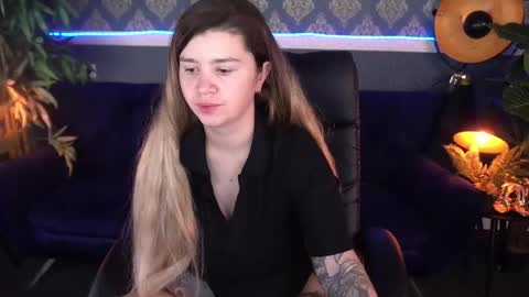 amellymillyy online show from 11/24/25, 10:42