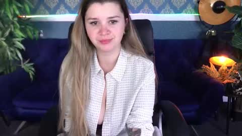 amellymillyy online show from 12/03/25, 08:07