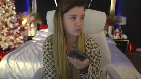 Snapshot of amellymillyy chatting on 12/21/25, 07:15 amellymillyy online show from 12/21/25, 07:15