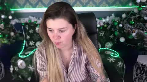 Snapshot of amellymillyy chatting on 12/22/25, 01:41 amellymillyy online show from 12/22/25, 01:41