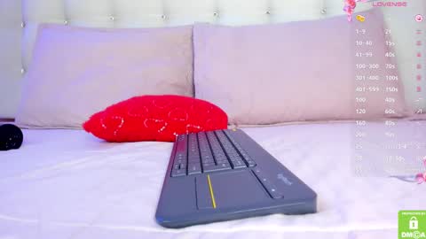 Snapshot of amelyamann chatting on 03/12/25, 03:29          online show from 03/12/25, 03:29