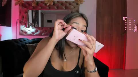 Snapshot of amelyamann chatting on 05/07/26, 01:05 online show from 05/07/26, 01:05