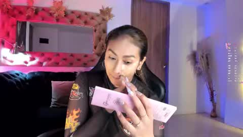 Snapshot of amelyamann chatting on 06/12/26, 01:21 online show from 06/12/26, 01:21