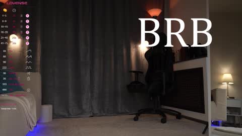 Snapshot of amelyxxx chatting on 09/28/25, 01:11 Amy online show from 09/28/25, 01:11