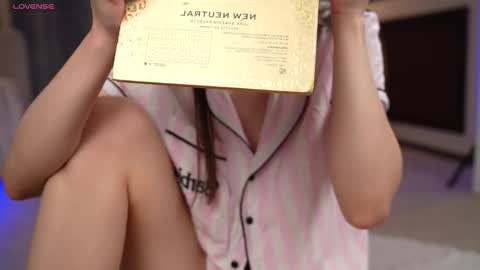 Snapshot of amelyxxx chatting on 10/17/25, 12:47 Amy online show from 10/17/25, 12:47