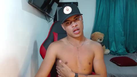 Snapshot of america_27 chatting on 12/31/24, 12:32 AMILCAR online show from 12/31/24, 12:32