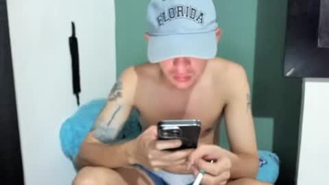 Snapshot of americanbig_dick chatting on 07/27/26, 05:03 Lucian online show from 07/27/26, 05:03