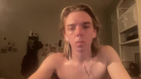 Snapshot of americanclown chatting on 05/03/26, 03:01 americanclown online show from 05/03/26, 03:01