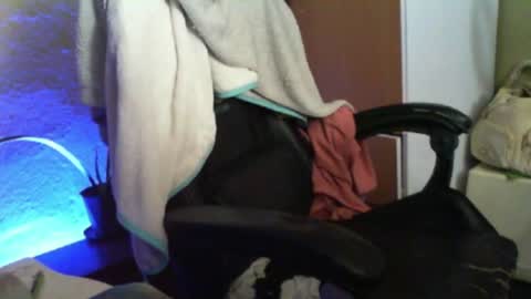 Mari online show from 12/21/25, 12:12