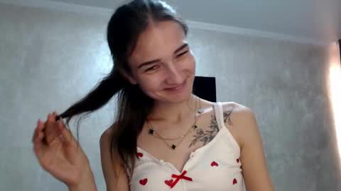 Julia  online show from 12/04/25, 08:45