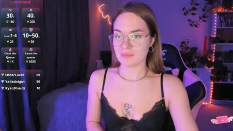 Snapshot of ami_amour_ chatting on 12/16/24, 10:40 Hi-hi I am Kate welcome to my sexy room online show from 12/16/24, 10:40