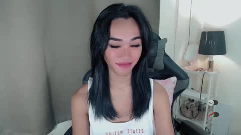 Snapshot of ami_lewis chatting on 11/07/25, 02:11 JOANNA online show from 11/07/25, 02:11