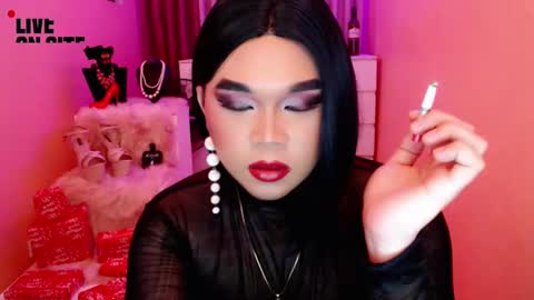 Queen Mireska online show from 12/12/24, 04:21