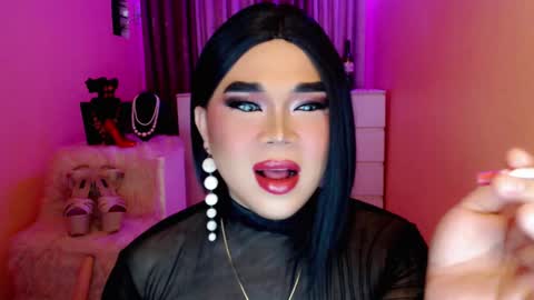 Queen Mireska online show from 12/31/24, 08:48