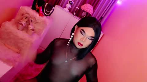 Queen Mireska online show from 01/09/25, 10:52