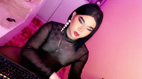 Queen Mireska online show from 01/21/25, 11:46