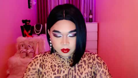 Queen Mireska online show from 02/01/25, 11:43