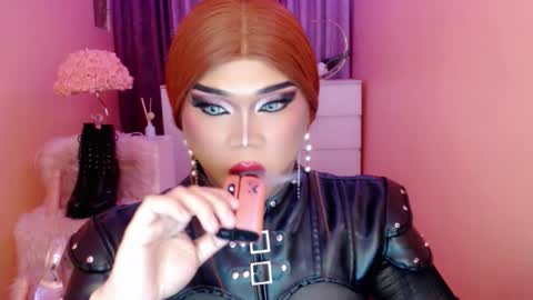 Queen Mireska online show from 09/08/25, 04:17