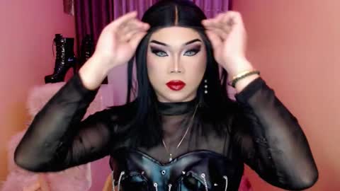 Queen Mireska online show from 10/05/25, 12:36