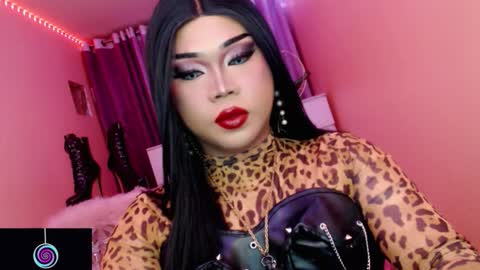 Queen Mireska online show from 10/09/25, 01:42