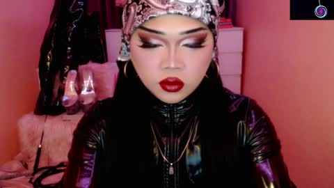 Queen Mireska online show from 05/06/26, 06:02