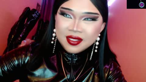 Queen Mireska online show from 05/09/26, 05:07