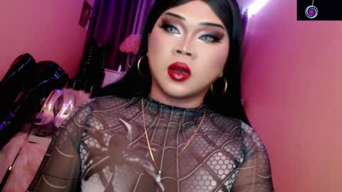 Queen Mireska online show from 05/15/26, 03:41