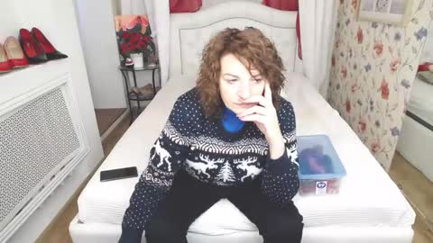 Snapshot of amihotgranny chatting on 01/19/26, 12:42 Ami online show from 01/19/26, 12:42