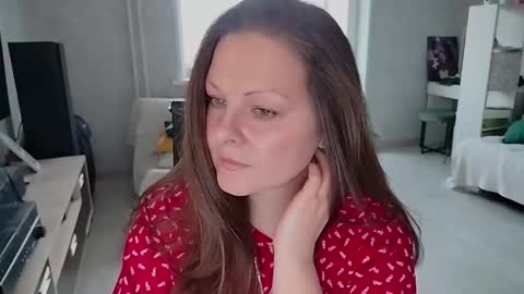 Snapshot of amilafran chatting on 11/13/25, 07:51 Mila online show from 11/13/25, 07:51