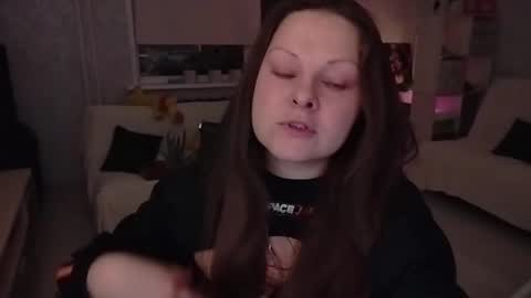 Snapshot of amilafran chatting on 11/14/25, 08:51 Mila online show from 11/14/25, 08:51