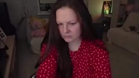 Snapshot of amilafran chatting on 11/17/25, 09:31 Mila online show from 11/17/25, 09:31