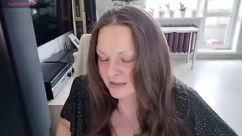 Snapshot of amilafran chatting on 05/17/26, 05:38 Mila online show from 05/17/26, 05:38