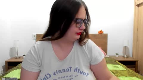 Amira Vyxen online show from 11/15/25, 09:00