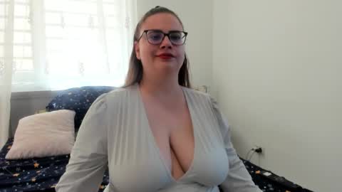 Snapshot of amiravyxen chatting on 05/26/26, 05:47 Amira Vyxen online show from 05/26/26, 05:47