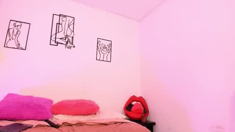 hi guys im ariani ill be off till december 1st for vacation if u want u can add me on snapchat by bio and talk or play there online show from 12/19/25, 05:42