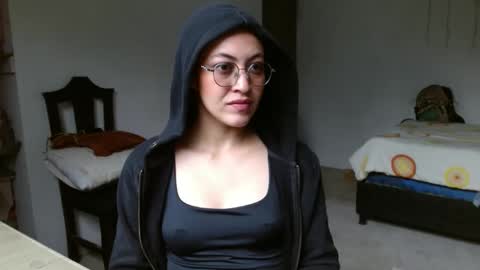 amitlu_ online show from 01/05/25, 01:26