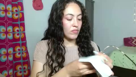 amitlu_ online show from 10/21/25, 07:14