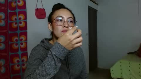 amitlu_ online show from 10/27/25, 09:41