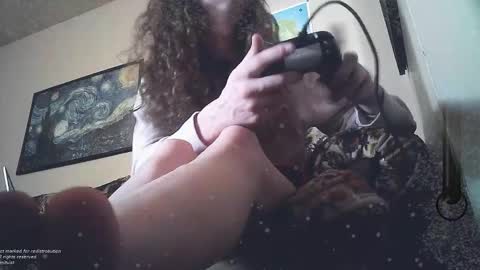 Snapshot of amituist chatting on 12/22/25, 04:48 amituist online show from 12/22/25, 04:48