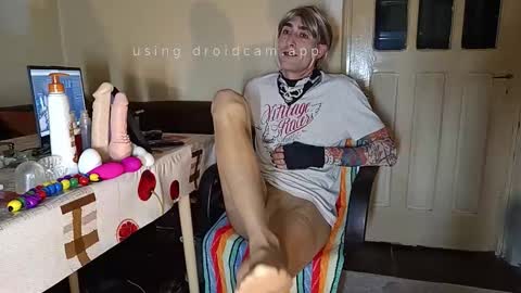 Snapshot of amiyourlover chatting on 11/22/25, 01:59 LongJohn online show from 11/22/25, 01:59