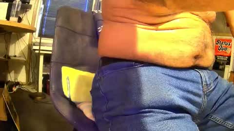 Snapshot of amjan19 chatting on 10/20/25, 10:05 amjan19 online show from 10/20/25, 10:05