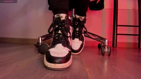 Amelia online show from 09/18/25, 04:20