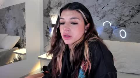 Snapshot of ammy_camm chatting on 12/03/24, 03:20 Ammy  online show from 12/03/24, 03:20