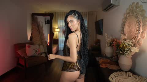 Snapshot of amnie_ chatting on 02/01/26, 09:46 RETURN 30TH 100 explicit on online show from 02/01/26, 09:46