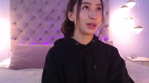 Snapshot of amonet_x chatting on 07/13/26, 08:39 Sophi online show from 07/13/26, 08:39