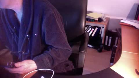 Snapshot of amor2200 chatting on 01/01/25, 10:32 Amor2200 online show from 01/01/25, 10:32