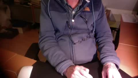 Amor2200 online show from 10/26/25, 07:20